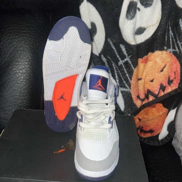 Size 6y Jordan 4s. - Picture 4 of 4